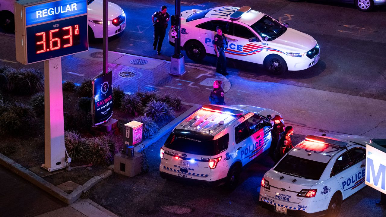 DC Metropolitan Police Department officers are seen at Florida Avenue and P Street, NE, on Thursday, September 22, 2022.