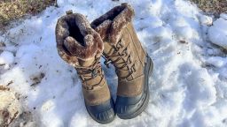 Baffin Chloe boots on snow