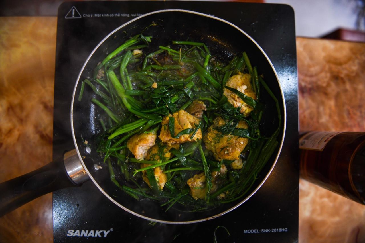 An example of cha ca, a traditional Vietnamese dish served to President Trump during a working lunch in Hanoi. 