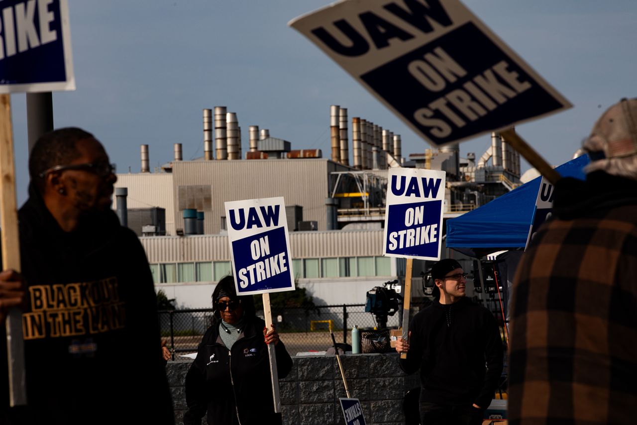 United Auto Workers (UAW) members and supporters on a picket line outside the Ford Motor Co. Michigan Assembly plant in Wayne, Michigan, on Wednesday, Sept. 20.