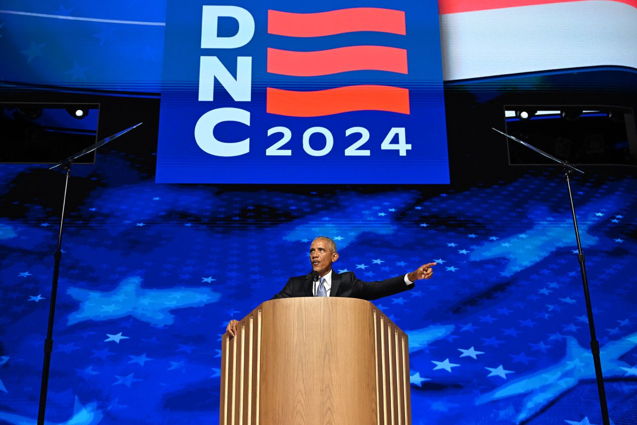 O ex-presidente dos EUA, Barack Obama, discursa durante a Convenção Nacional Democrata de 2024, em 20 de agosto, em Chicago.