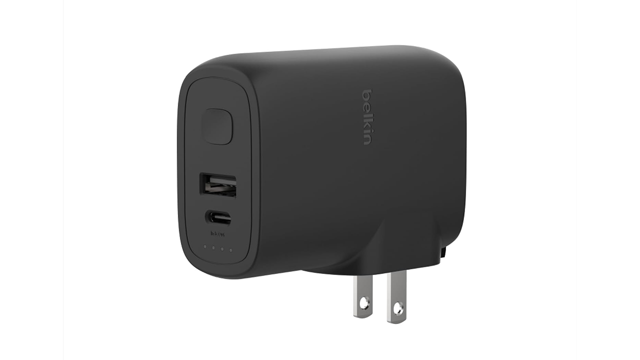 Belkin BoostCharge Hybrid Wall Charger 25W + Power Bank 5K stock photo