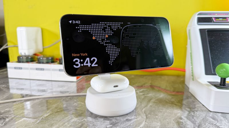 Belkin BOOST↑CHARGE™ PRO 3-in-1 Wireless Belkin BoostCharge Pro MagSafe 3-in-1 Wireless Charger for