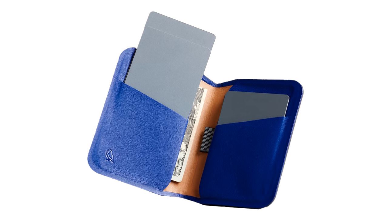 bellroy apex slim sleeve cnnu.jpg