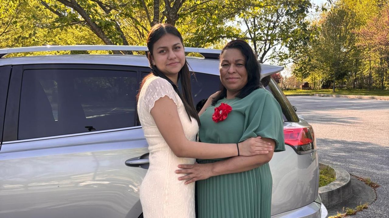 Karen Cruz Berrios (left) poses with her mother Elsy (right) in an undated photo.