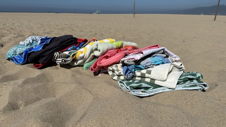 best-beach-towels-1-cnnu.jpg