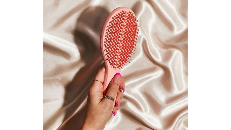 Vacation Beauty: The Best Hair Brush for Travel | All Things Hair US