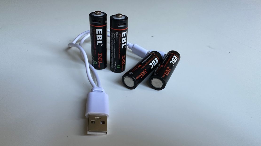New  Basics Alkaline D Cell Battery 1.5 V -Lot of 4
