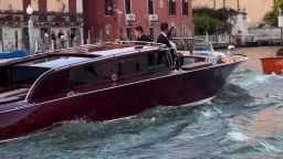 bezos sanchez boat.jpg