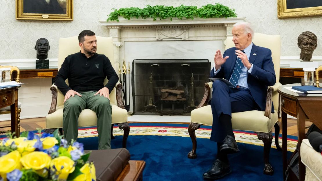 El presidente de Estados Unidos, Joe Biden, y el presidente de Ucrania, Volodymyr Zelensky, se reúnen en la Oficina Oval en Washington, el 26 de septiembre de 2024.