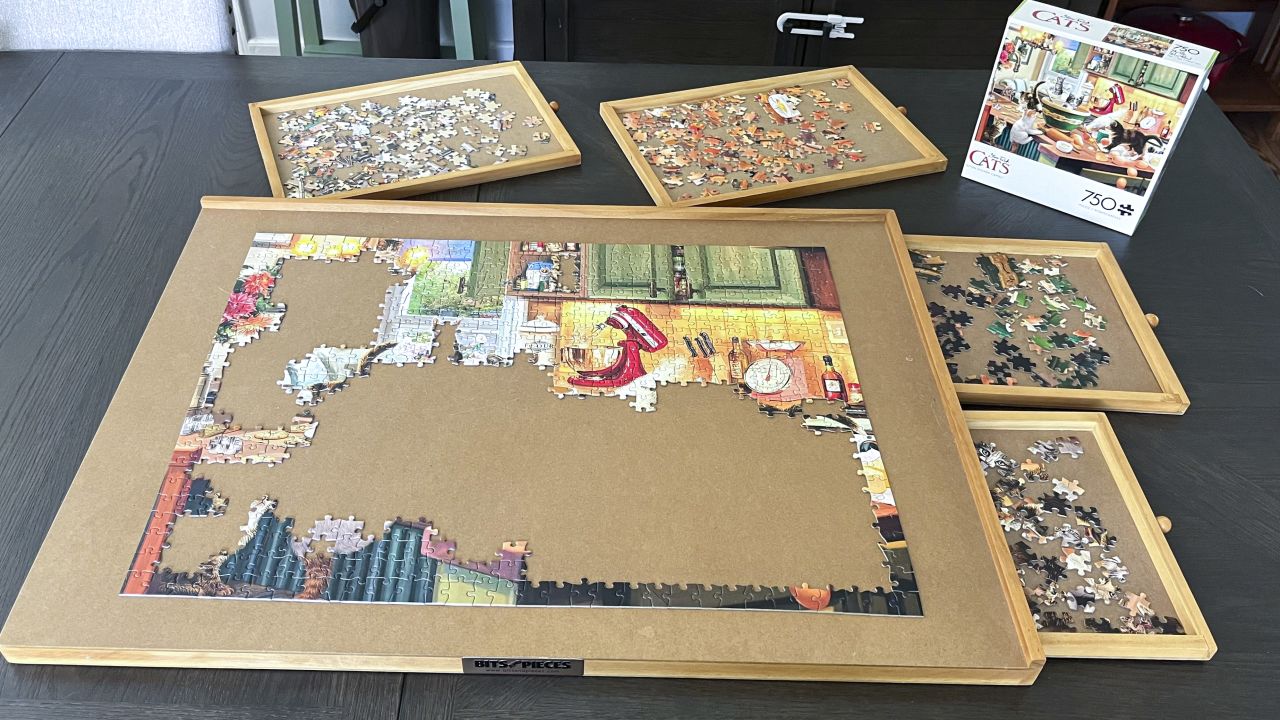 Bits_and_Pieces_puzzle_board_1_cnnu.jpg