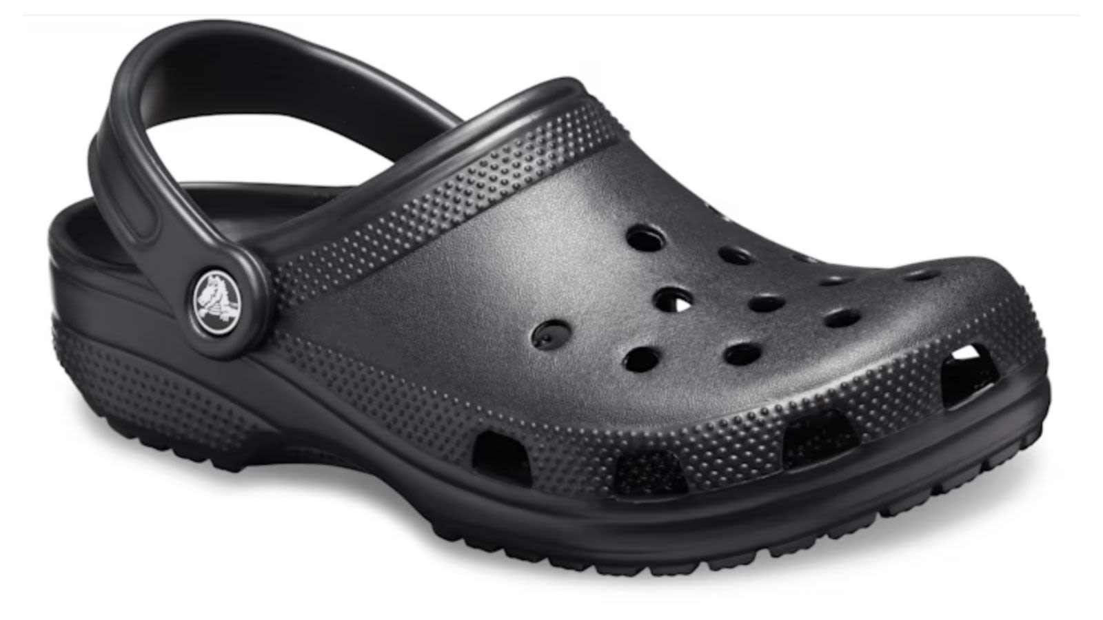 Crocs and FIGS partner for Nurses Week by giving away 10,000 clogs and  10,000 scrubs | CNN Underscored