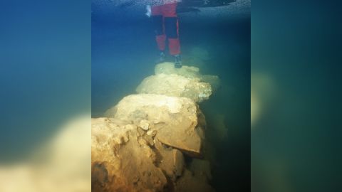 Bogdan Onac submerged bridge study 2 (Cova den Besso Pont vertical).jpg