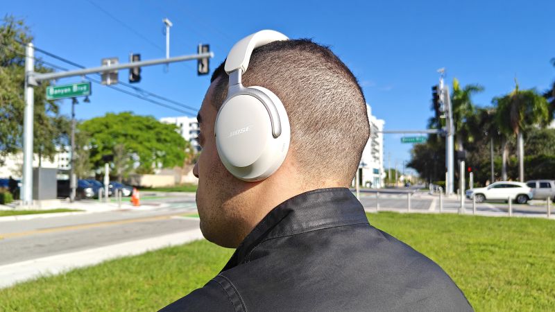 Bose QuietComfort Ultra vs. Bose 700 headphones CNN Underscored