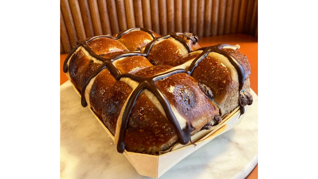 hot cross buns from bourke street bakery in NYC