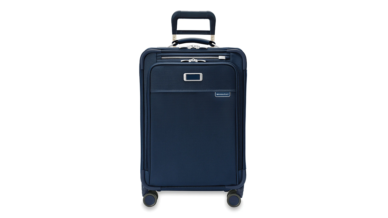 Essential 22" Carry-On Expandable Spinner 1