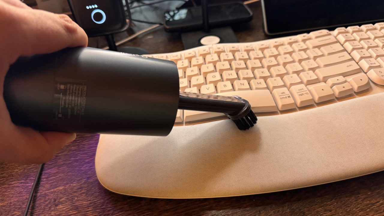 Brigii Y120 Mini Vacuum Cleaner (1).jpg