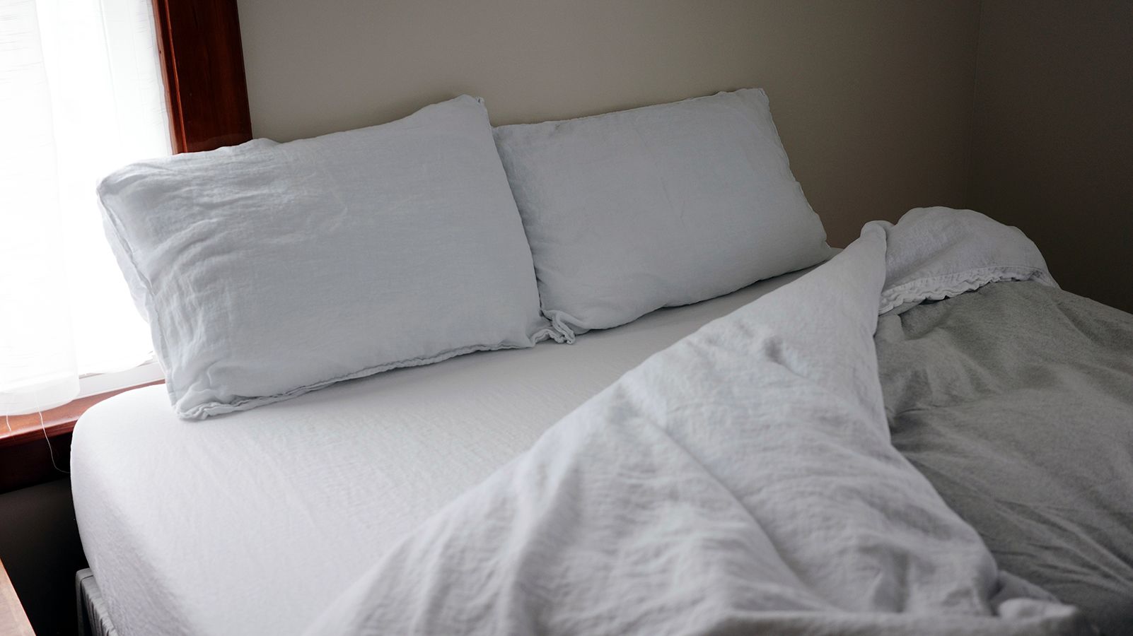 12 of the Best Linen Sheets That Are Naturally Cooling 2023 - PureWow