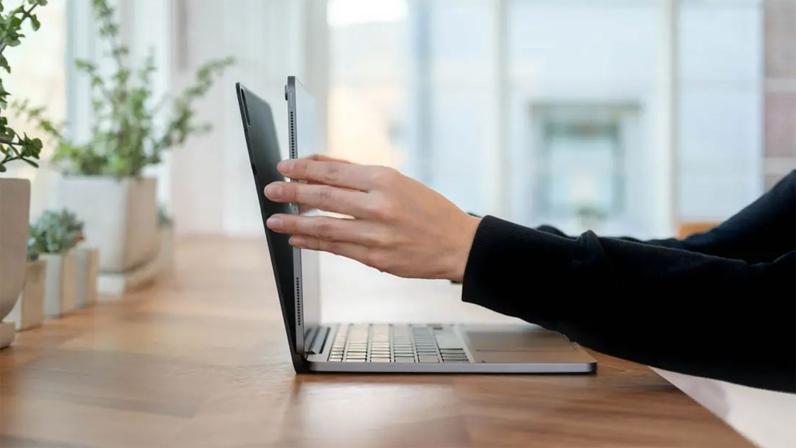 The Brydge Max+ iPad Pro keyboard turns your tablet into a MacBook | CNN Underscored