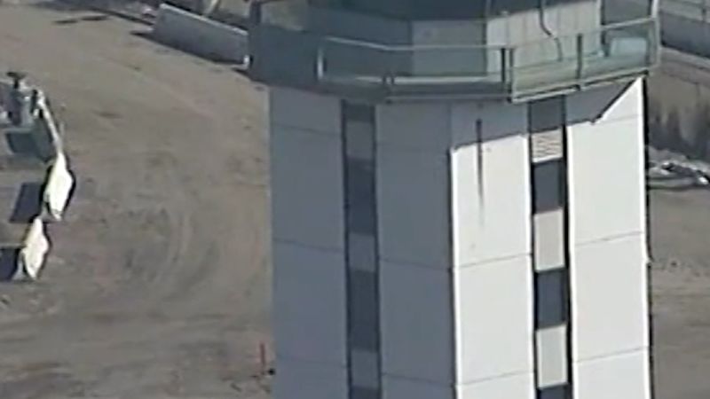 https://media.cnn.com/api/v1/images/stellar/prod/burbank-clean-1.jpg?c=16x9&q=w_800,c_fill