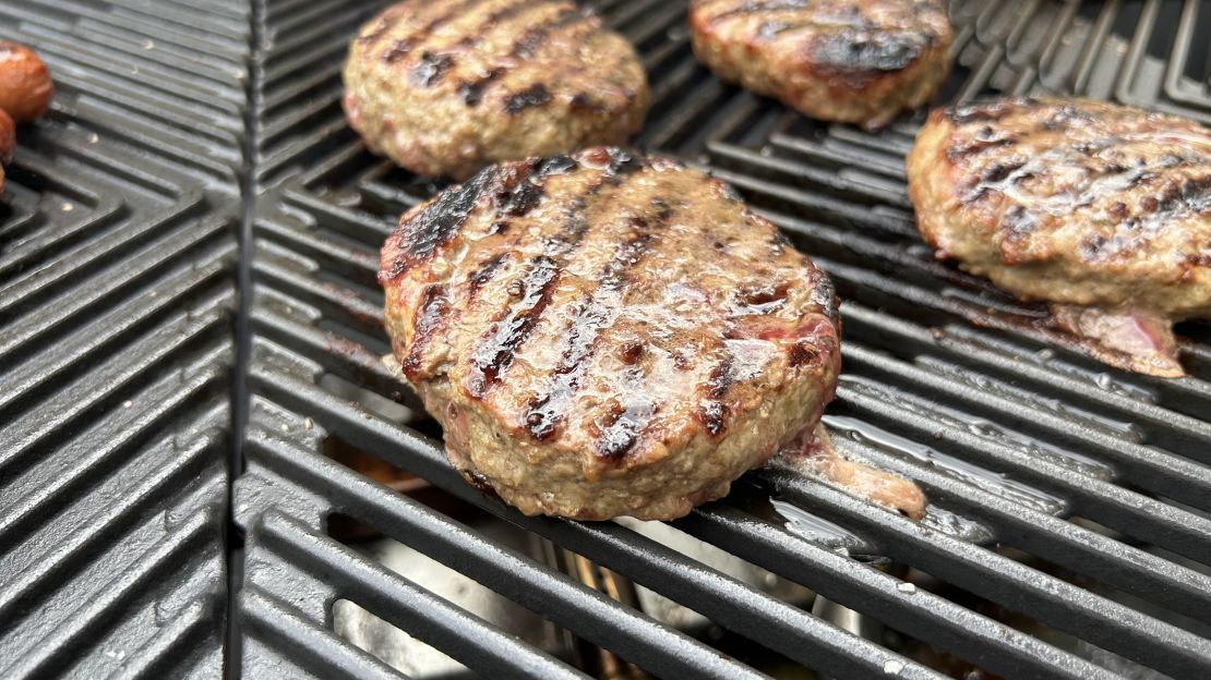 The Everdure Furnace hit high temperatures that quickly kicked off the Maillard reaction and gave us beautiful browning and a nice char on our burgers.