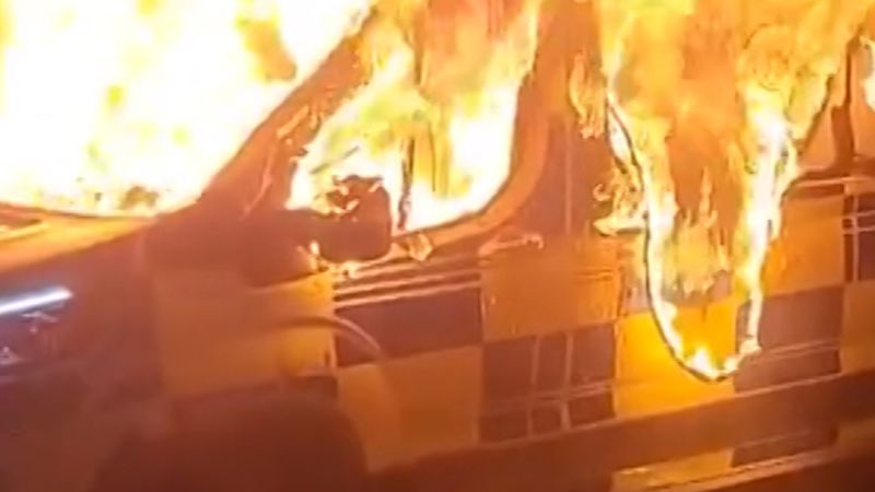 https://media.cnn.com/api/v1/images/stellar/prod/burning-police-van-1.jpg?c=16x9&q=w_800,c_fill