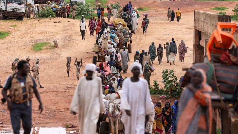 This August 2023 photo shows sudanese people, who fled the conflict in Murnei in Sudan's Darfur region, crossing the border between Sudan and Chad.