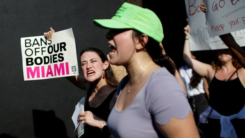 6-седмичната забрана на абортите във Флорида може да измести хиляди всеки месец в регион, където достъпът вече е силно ограничен