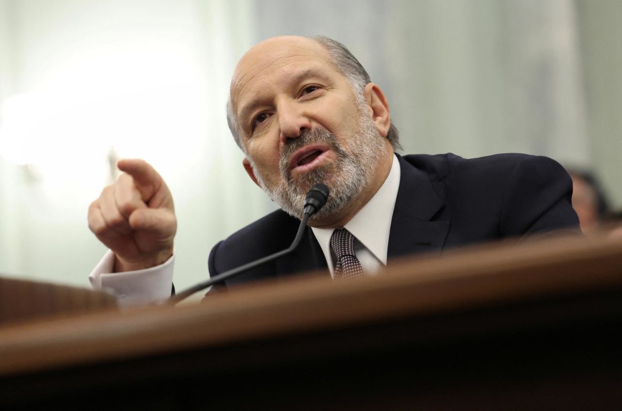 Howard Lutnick testemunha perante uma audiência de confirmação do Comitê de Comércio do Senado em Capitol Hill, em Washington, DC, em 29 de janeiro de 2025.