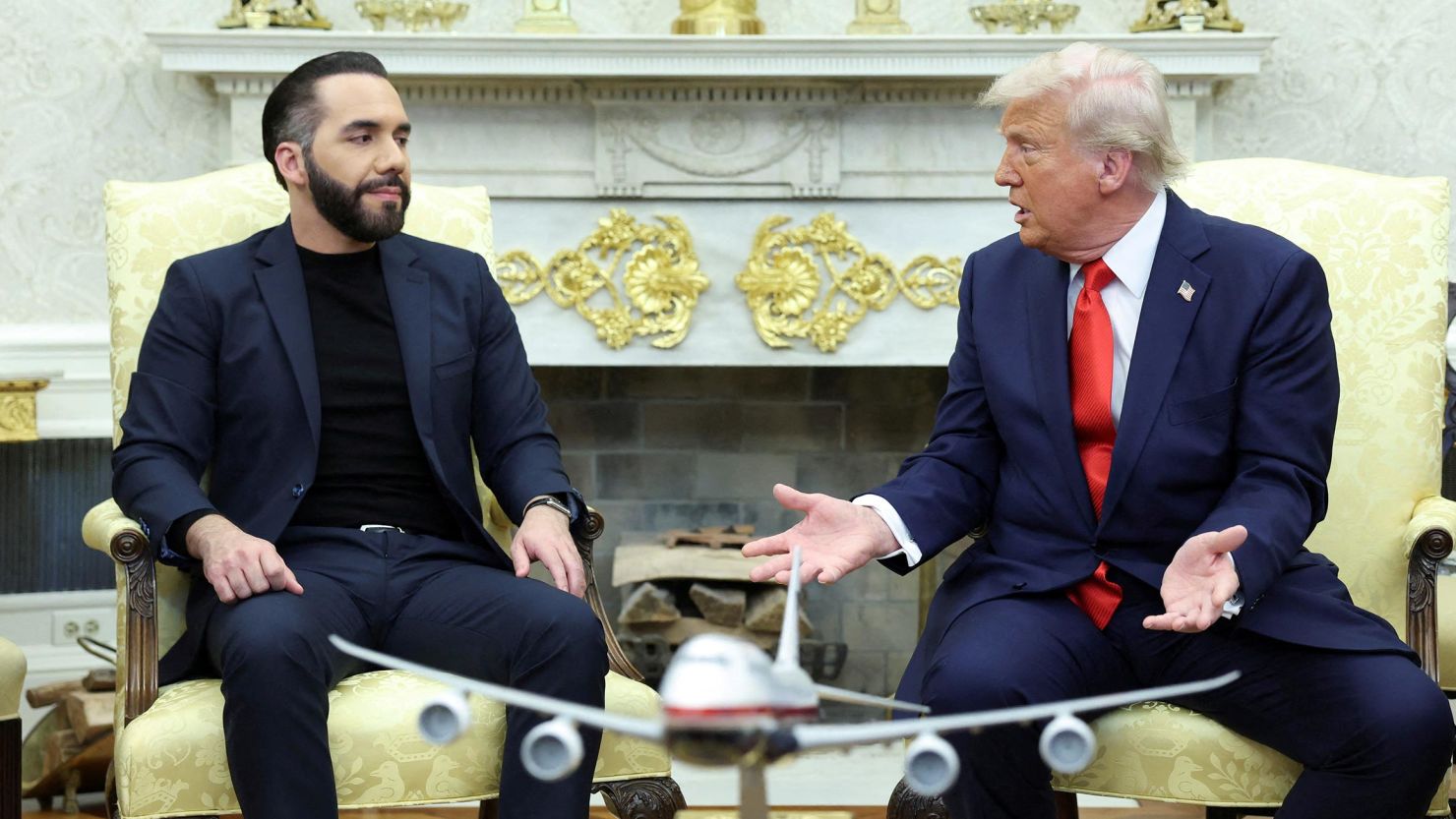 Xotin dostining sikini sinab koradi