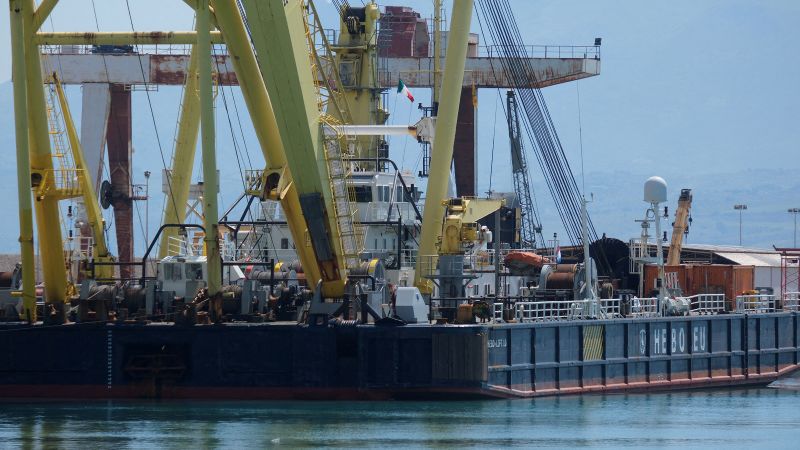 Diver dies in preliminary operations to recover tech tycoon’s sunken superyacht Diver dies in preliminary operations to recover tech tycoon’s sunken superyacht