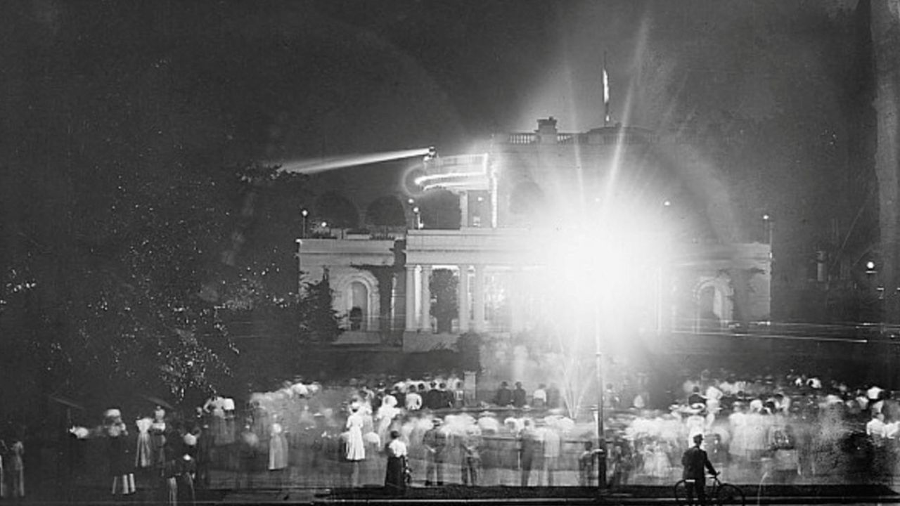 Guests arrive at the East Wing of the White House to celebrate the wedding anniversary of President William Howard Taft in 1911.