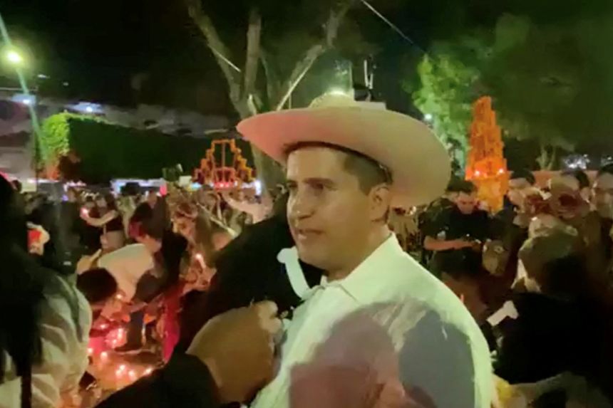 Mexico's Sheinbaum pledges justice after murder of outspoken anti-crime mayor | CNN