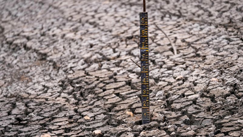 Die kolumbianische Hauptstadt Bogotá rationiert die Wasserverteilung, da das El Niño-Phänomen die Dürre verschlimmert Die kolumbianische Hauptstadt Bogotá rationiert die Wasserverteilung, da das El Niño-Phänomen die Dürre verschlimmert