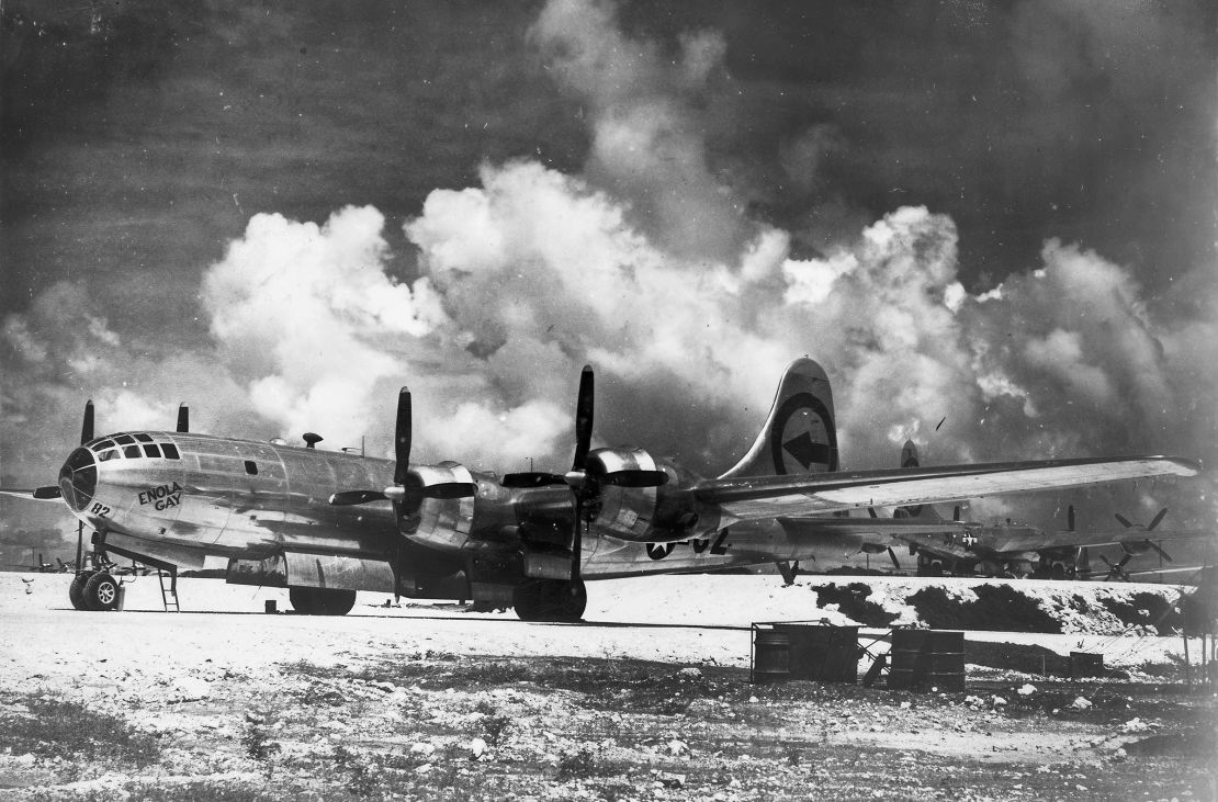 Nesta imagem fornecida pela Força Aérea dos EUA, o Boeing B-29 chamado 