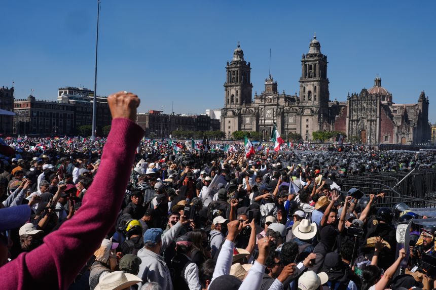 A few thousand people took to the streets of Mexico City on Saturday to protest growing crime, corruption and impunity