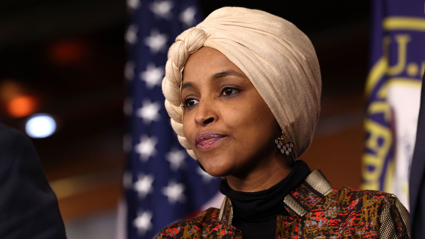 Ilhan Omar will win primary in Minnesota, CNN projects, breaking ‘squad