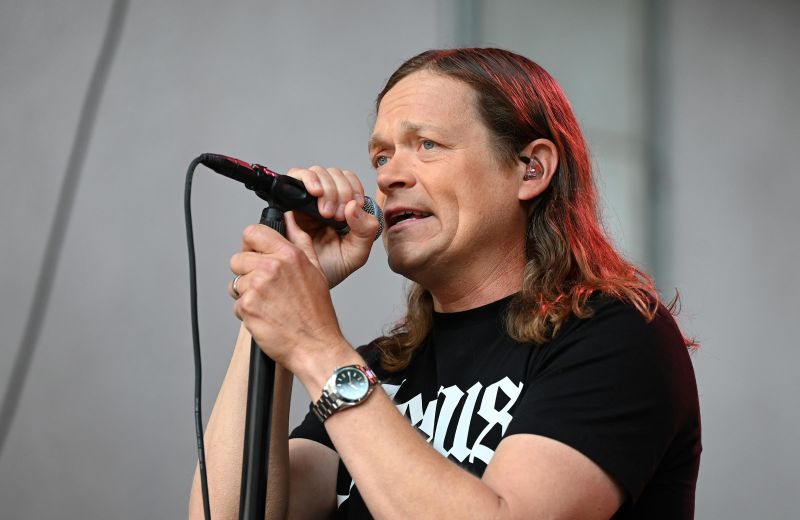 3 Doors Down singer Brad Arnold announces stage 4 cancer diagnosis | CNN