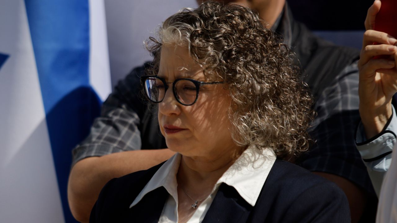 Einat Kranz Neiger, Israeli ambassador to Mexico, in support of the Israeli community in Mexico outside the Israeli Embassy in Mexico City, while a group of people demonstrate against the bombings that the Hamas group has carried out in the recent days in the area of Israel and the Gaza Strip, where more than 1000 people have been killed and a large number of people have been injured. October 22, 2023.