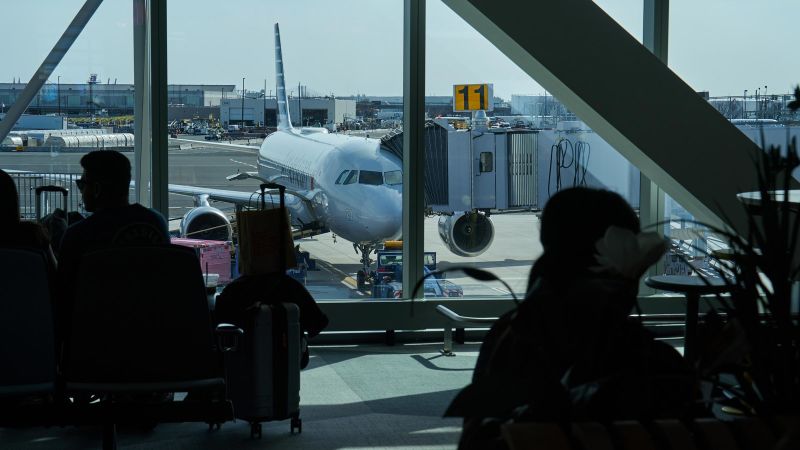 Major delays at Newark Airport roll into fifth day, as FAA cites air traffic control staffing issues | CNN