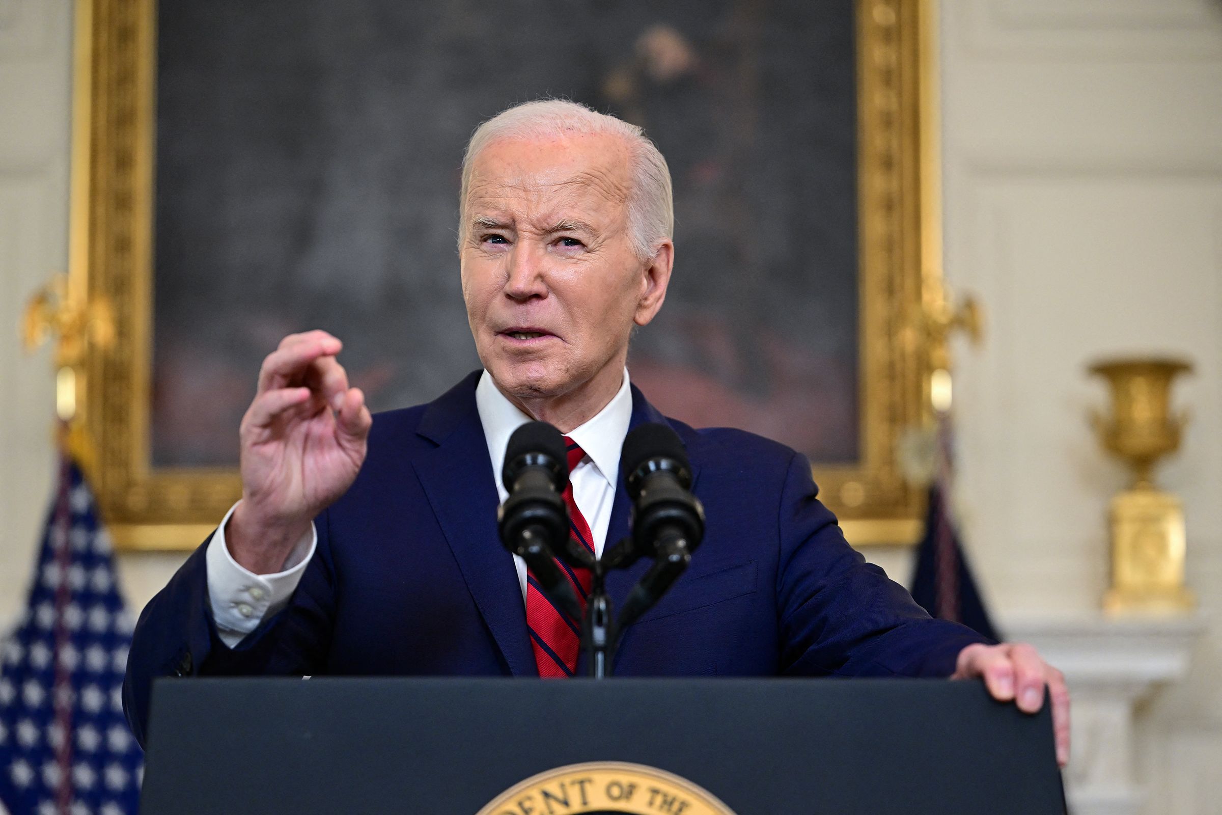 Biden signs foreign aid bill providing crucial military assistance to  Ukraine | CNN Politics