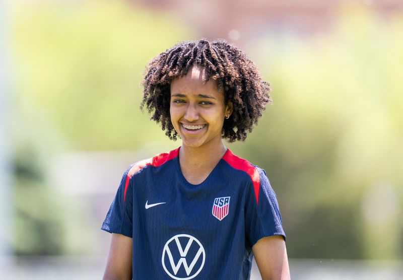 Lily Yohannes: A estrela de 17 anos da equipe feminina dos EUA, por aqueles que a conhecem melhor -