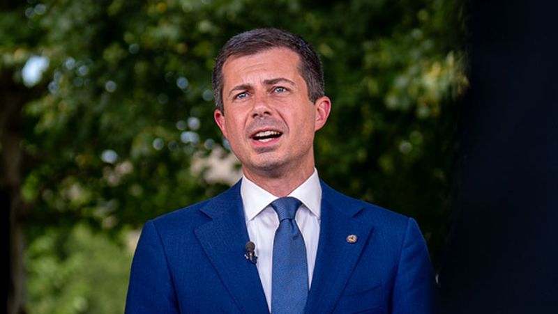 Как кампанията на Pete Buttigieg за 2020 г. изгради базата, движейки неговия VP buzz