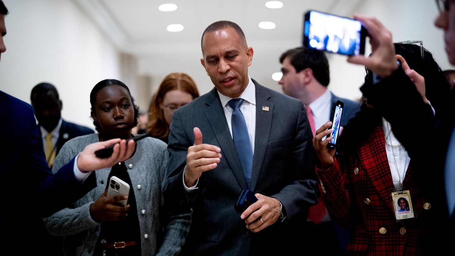 It's on him': Democrats look to Hakeem Jeffries to plot a path to revival | CNN Politics