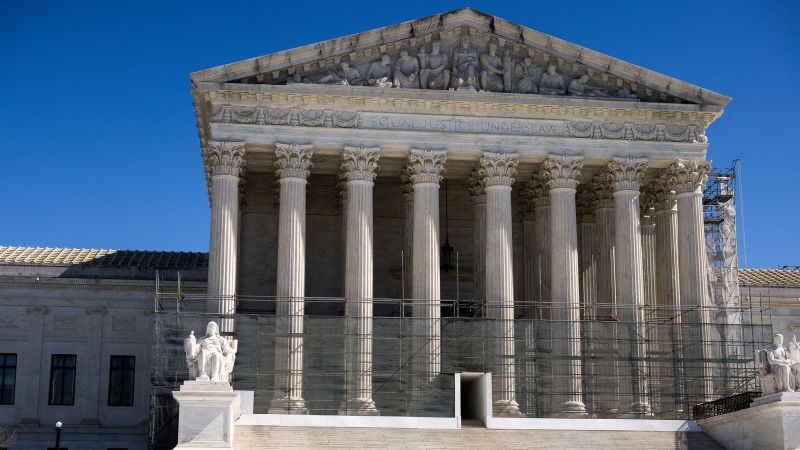 Supreme Court паузи се опитва да принуди доже да изясни ролята си 
