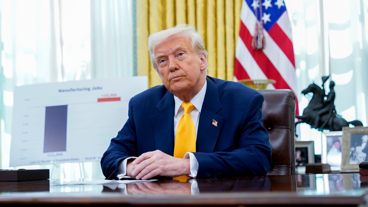 El presidente Donald Trump en la Oficina Oval de la Casa Blanca en Washington, el viernes 7 de marzo.