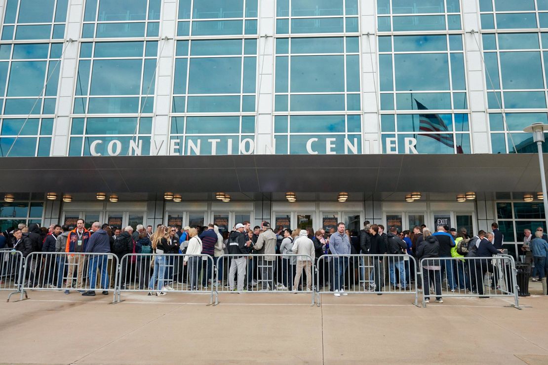 Attendees wait in line outside CHI Health Center during a shareholders shopping day ahead of the Berkshire Hathaway annual shareholders meeting in Omaha, Nebraska, on May 2.