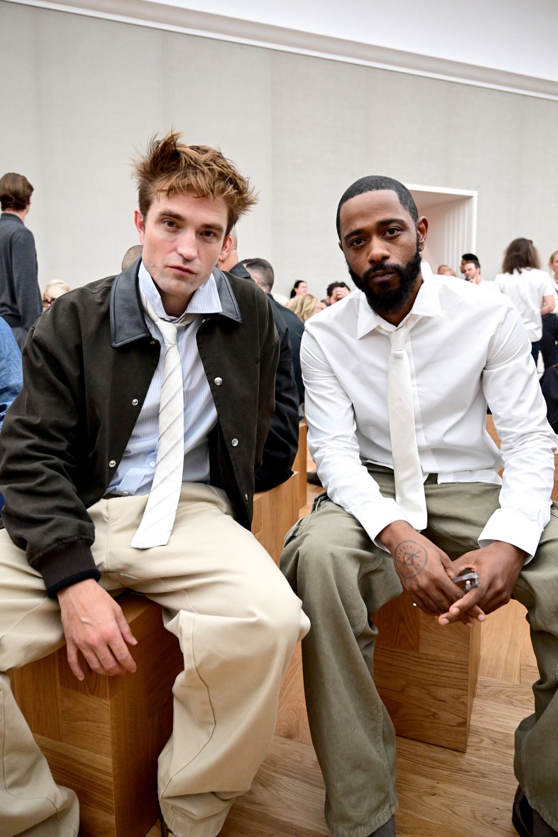Robert Pattinson et Lakesh Stanfield de Dior.
