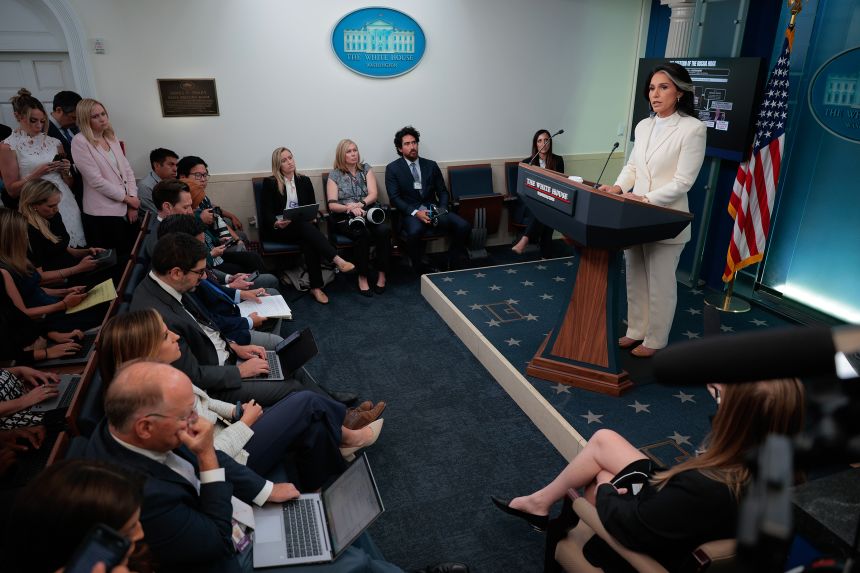Gabbard releases more Russia documents to accuse Obama of 'manufacturing'  intelligence | CNN Politics