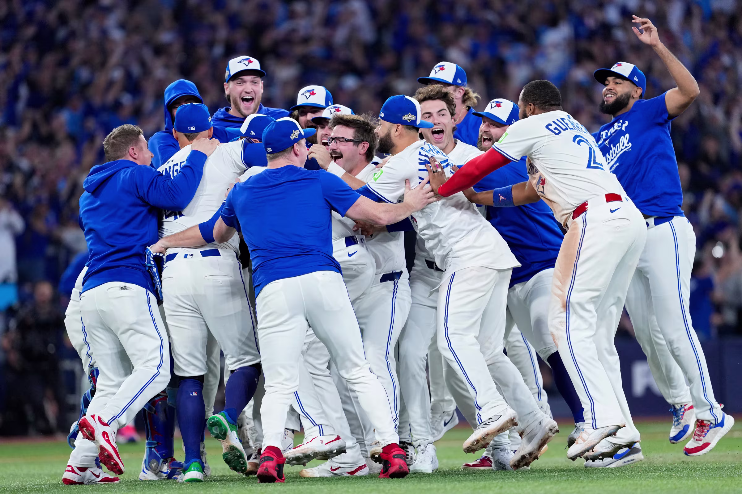 George Springer’s epic home run helps send the Toronto Blue Jays to the World Series with ALCS Game 7 win over Seattle